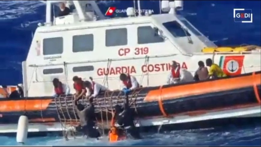 VIDEO/ Fundosen anijet me emigrantë në Itali: Momentet e tmerrit për të mbijetuarit, para mbërritjes së ekipeve të shpëtimit