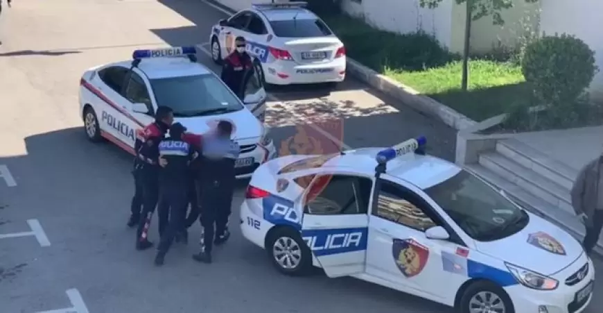 Emri/ Një i arrestuar në Durrës: Lëvizte me armë zjarri me vete, tentoi t’i ikë policisë, person me precedent penal