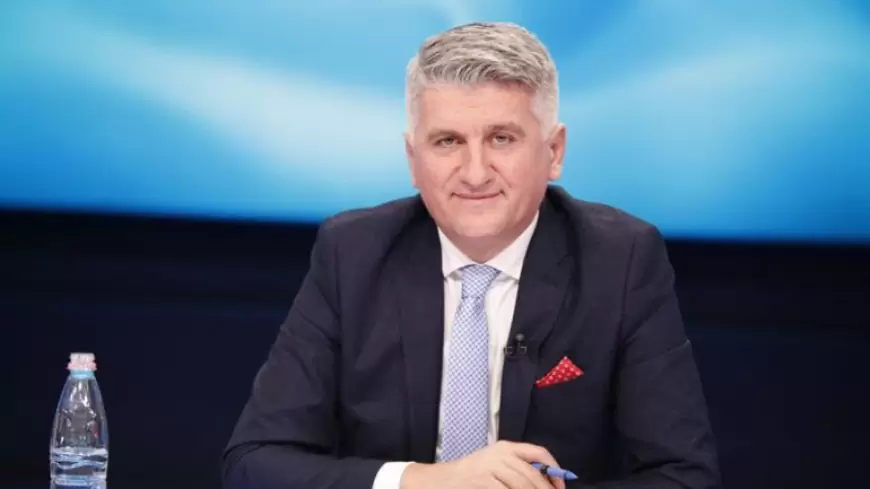 Kronika satirike/ “T’i shkulim Babos qimet e mjekrës”, Gjekmarkaj: Trekëndëshi i Bermudës po bëhet copë e çikë. Lajme nga darka me Gaz Bardhin dhe…