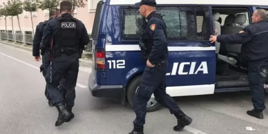 Plagoset me thikë i riu në Mallakastër, policia shoqëron autorin